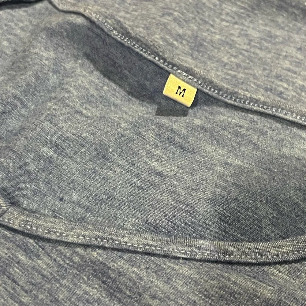 Women's Heather Blue Short Sleeve Top - Size Medium Worn 1x Great shape! - Picture 8 of 9